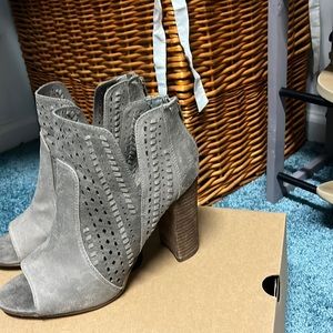 Open toe bootie